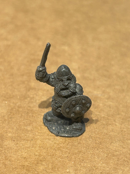 Warhammer - Dwarf  FTD 9 - Fantasy Tribe Dwarfs - Dwarf Chieftain  - 1982