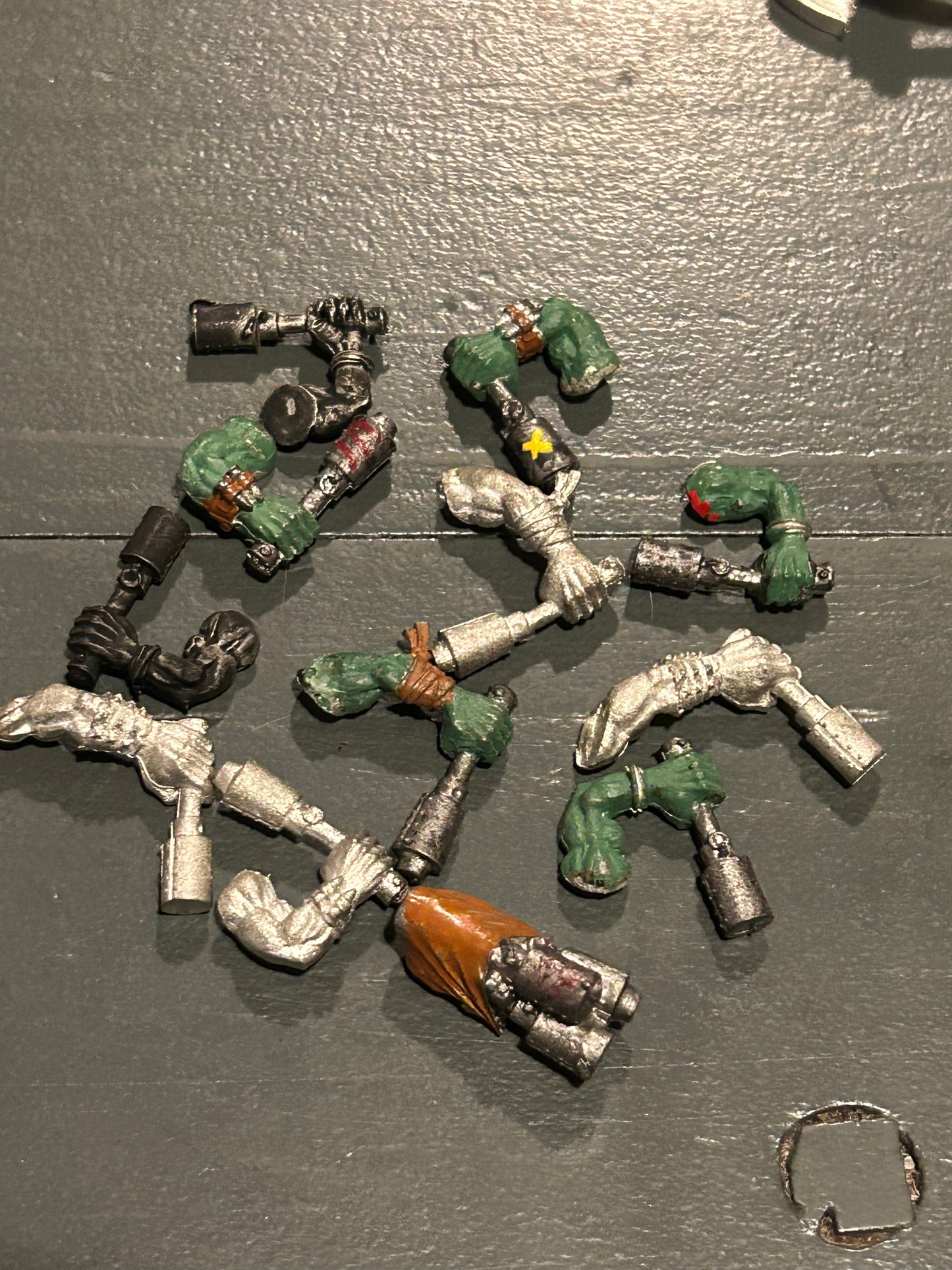 Warhammer 40k Ork stikk bomb arms and satchel