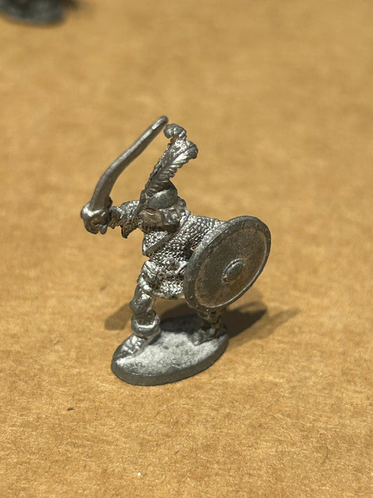 Ral Partha 50-0082: Elf Adventurer with sword