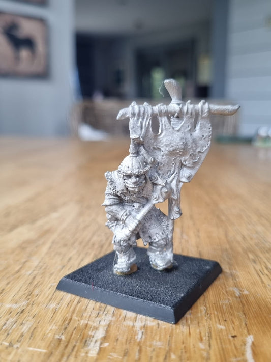 Citadel Warhammer Slotta Reg Renown RR8 Golfags Ogre Mercenary standard bearer