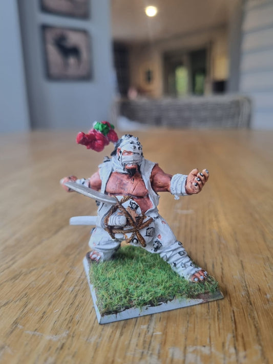 Warhammer Fantasy Ogre Kingdoms Maneater Ninja resin (gnoblar stuck onto sheath)