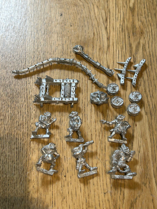WARHAMMER FANTASY ORCS & GOBLINS GOBLINS WAR MACHINE CATAPULT MAN MANGLER