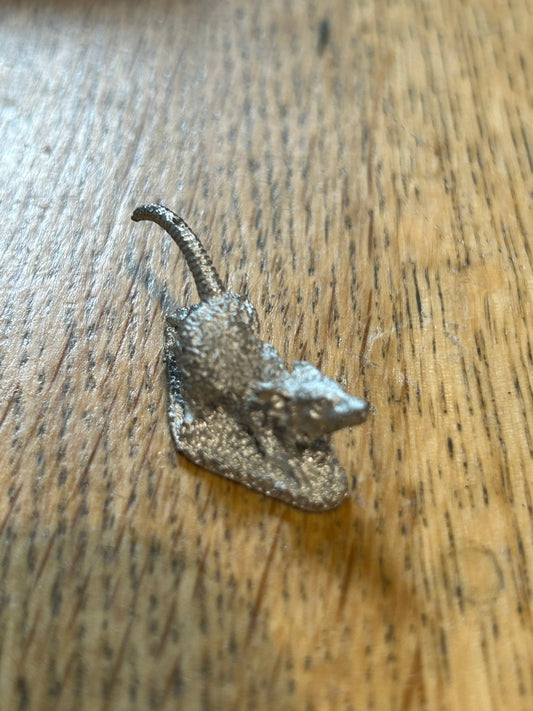 Warhammer fantasy skaven giant rat (13 available)