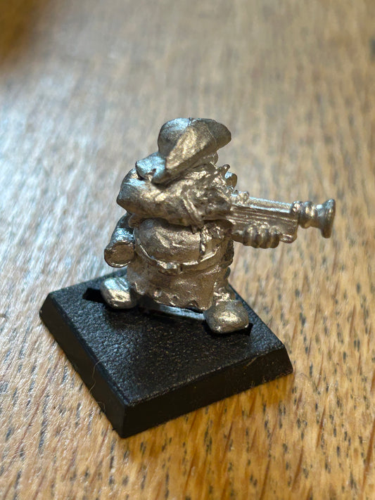 Warhammer fantasy Citadel D4 Dwarf Adventurer Gargul Thunderer Hand Gunner