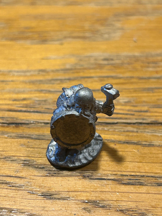 Warhammer fantasy dwarfs C06/1d
Dwarf Attacking w. Hammer