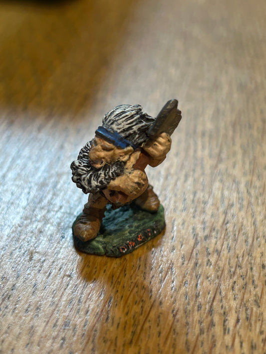 Warhammer Citadel C06 Northern Dwarf Beserker - Metal