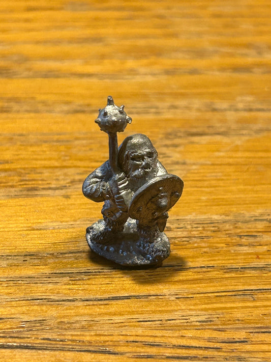 FTD4 Dwarf with mace and axe and shield Fantasy Tribes Citadel Pre Slotta C07 warhammer fantasy