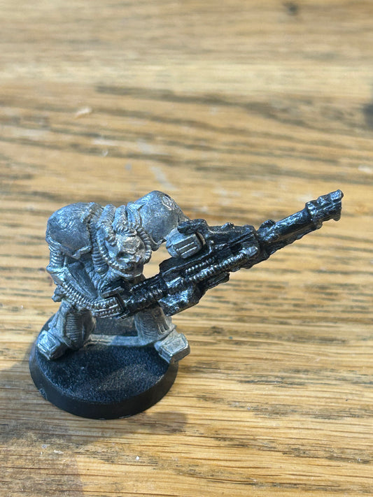 Games Workshop Warhammer 40k Rogue Trader Chaos Renegades Heavy Weapon lascannon  Marine (no backpack)