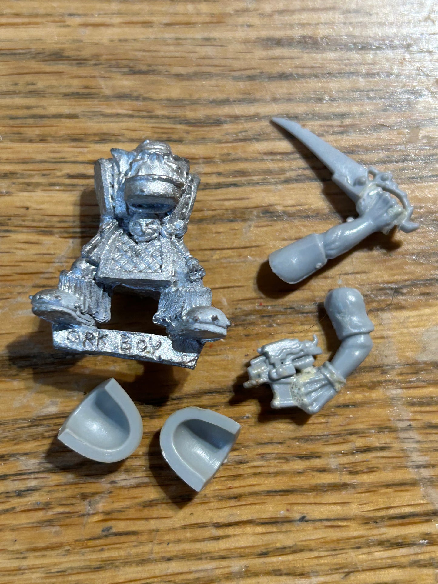 Warhammer 40k Rogue Trader Space Ork boy with bolt pistol and chainsword