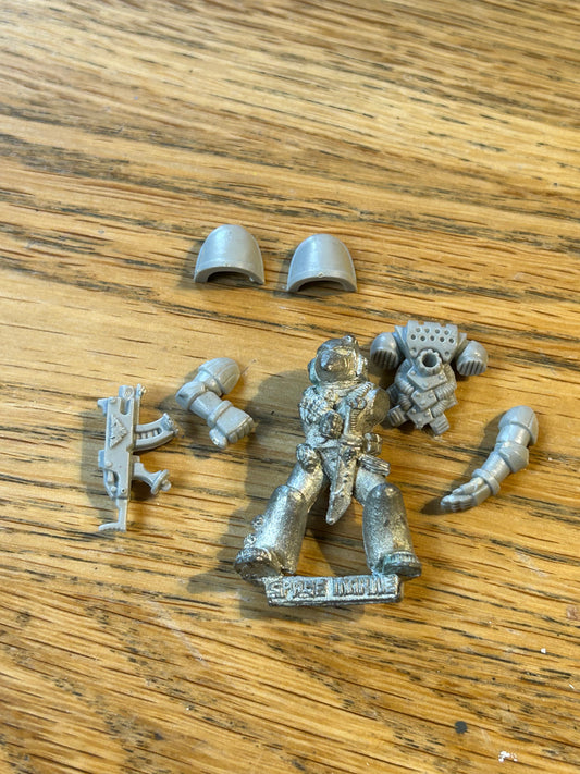 Games Workshop Warhammer 40k Space Wolves Blood Claw 1992 Marine Metal
