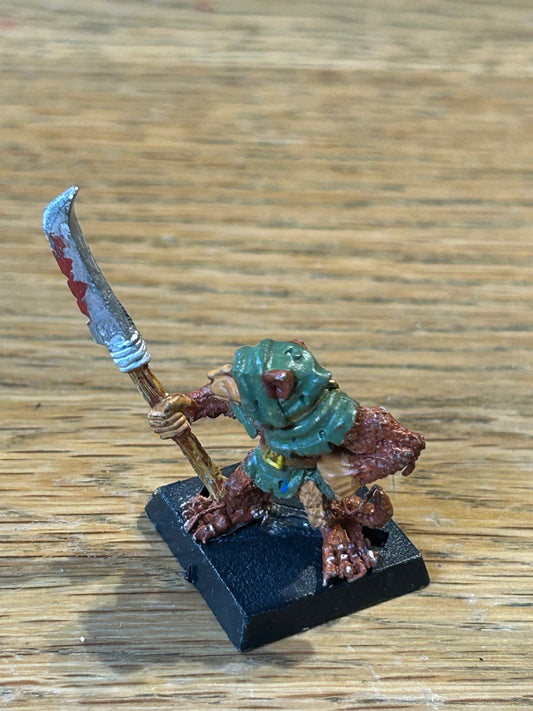 Warhammer fantasy skaven clanrat or slave with halberd ssnik c47