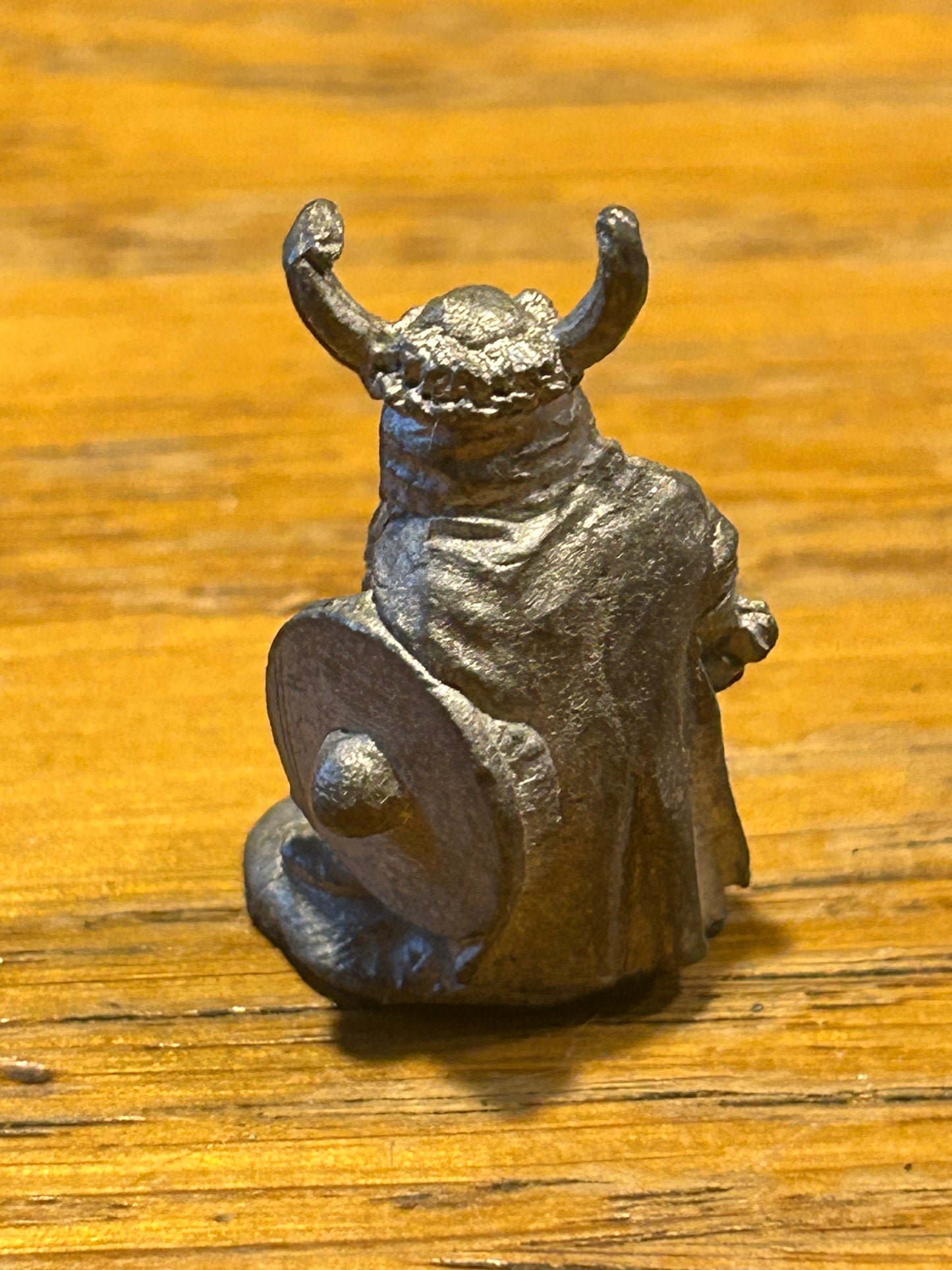 Warhammer fantasy preslotta northern Norse dwarf with sword and shield