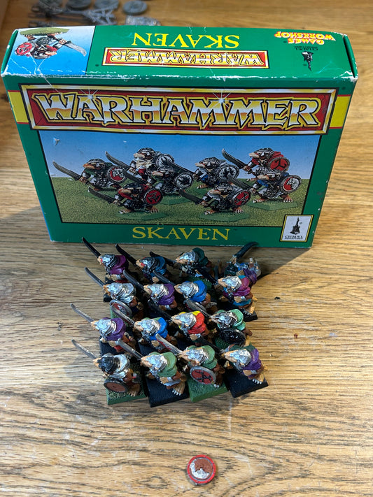 Warhammer fantasy skaven plastic monopose clanrats x16 with box (only 6 have shields and box has wear)