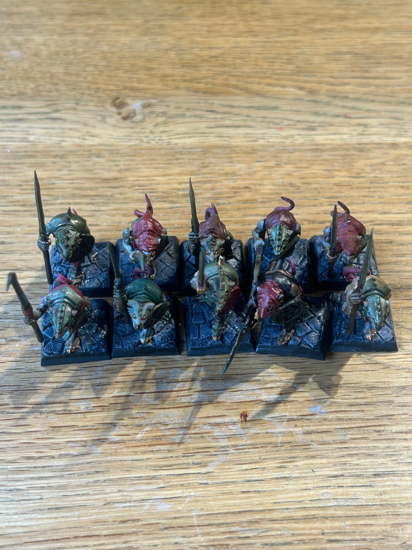 Skaven clanrats spear and shield x10 (champion has a sword, not spear)