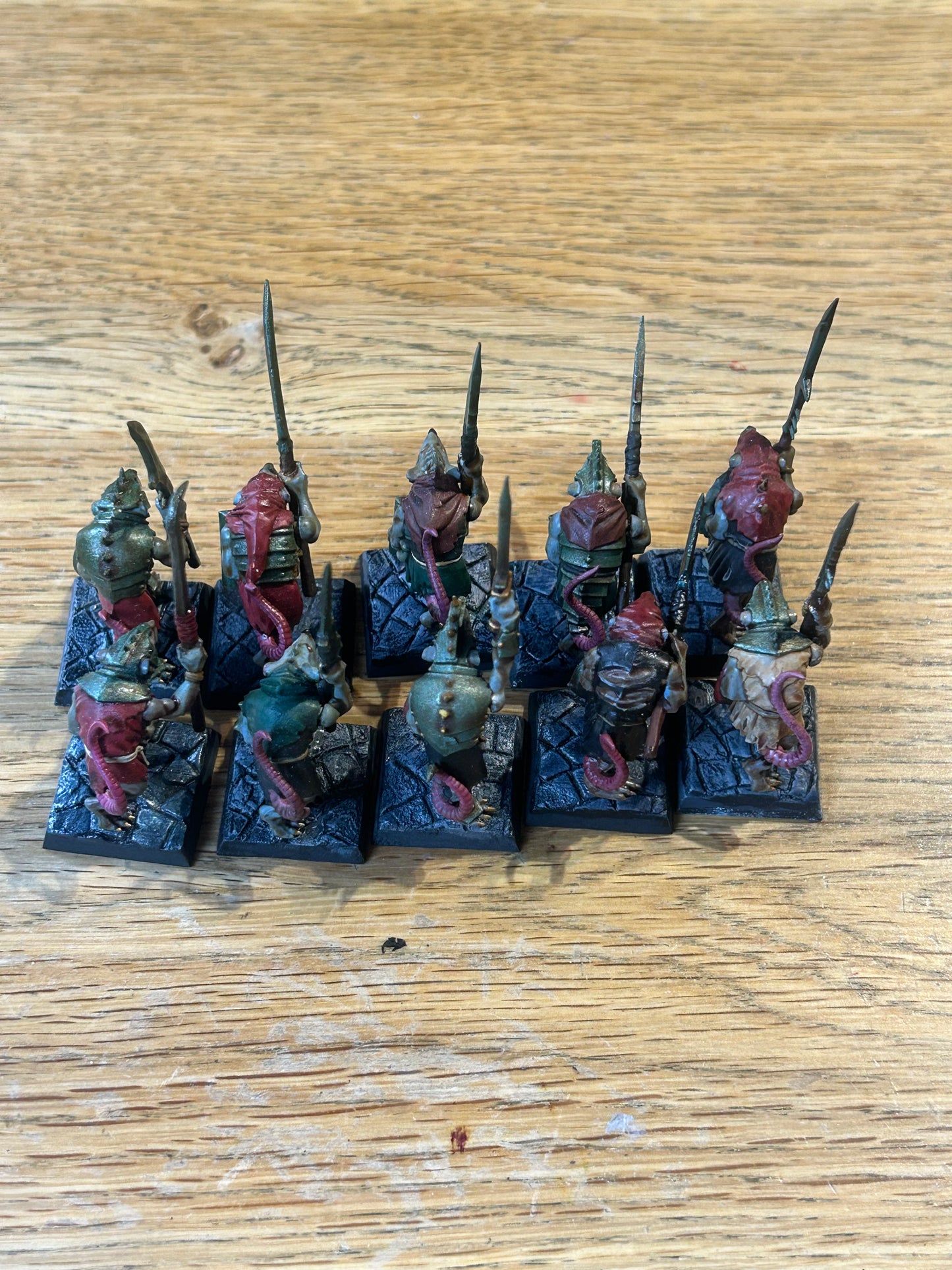 Skaven clanrats spear and shield x10 (champion has a sword, not spear)
