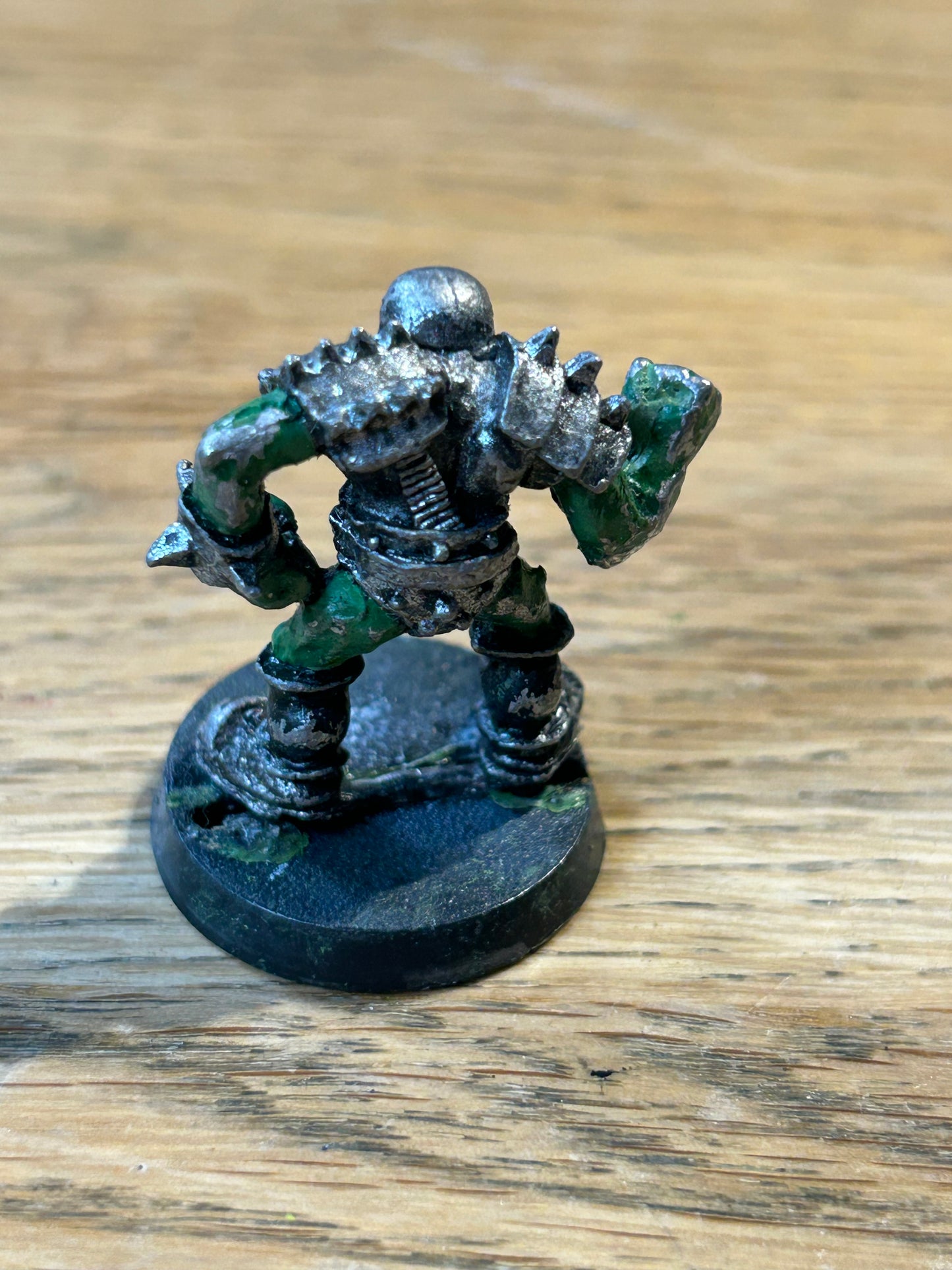 Warhammer: Blood Bowl - Orc lineman (oop metal)