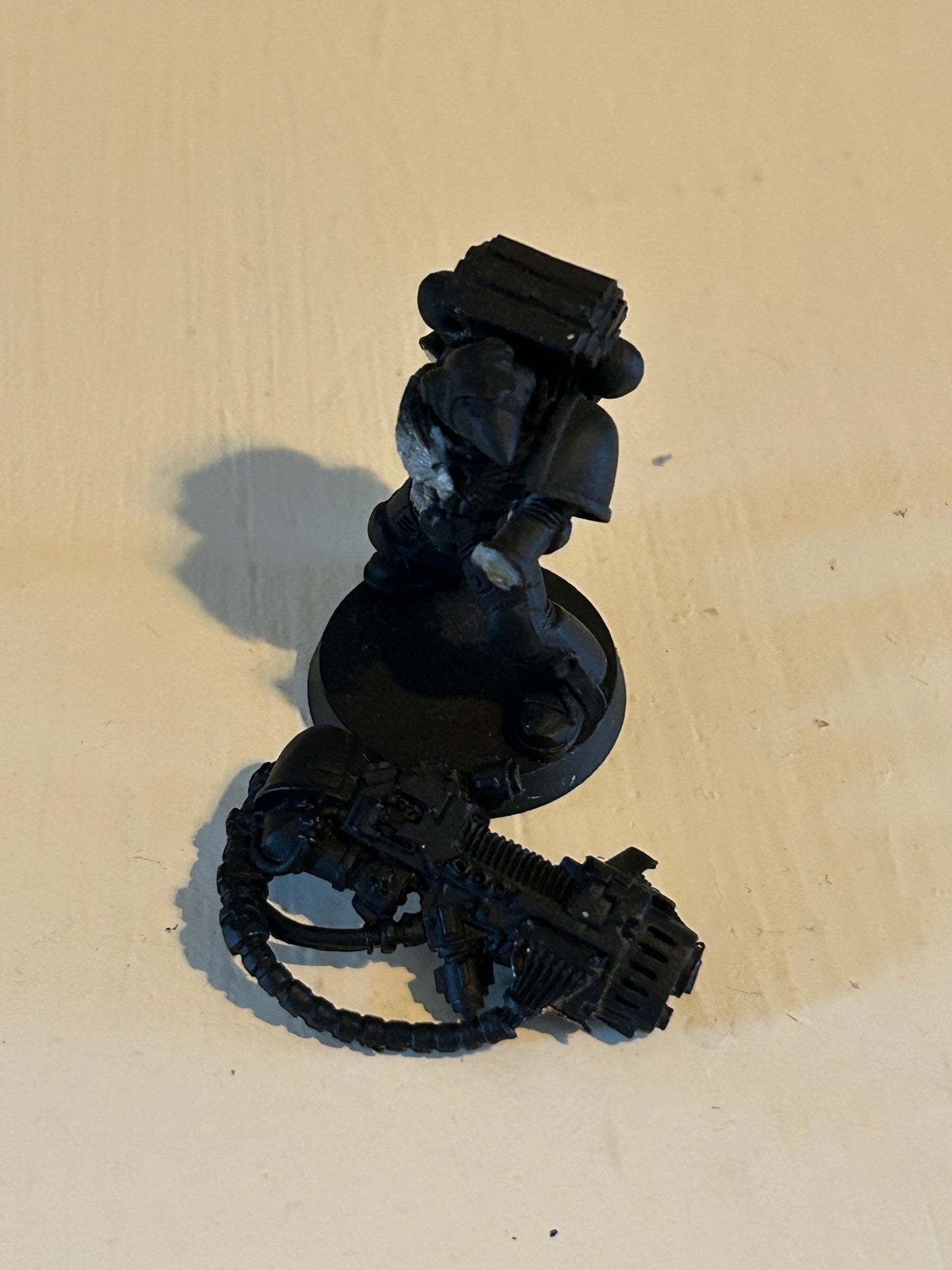 Warhammer 40k space marine devastator with heavy plasma (marine is plastic, backpack and gun are metal)