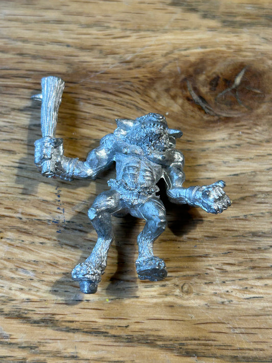 Citadel Warhammer 80s Marauder MM42 Minotaur A with spiked club