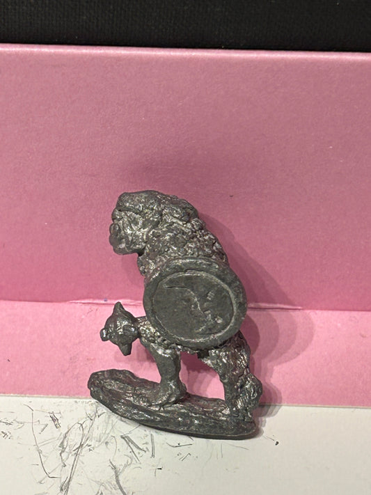 Citadel - Pre Slotta - Warhammer - C15 armoured Orc Warrior -  Mace and shield 1984