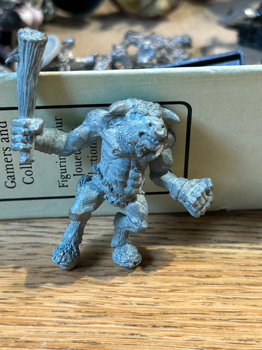 Citadel Warhammer 80s Marauder MM42 Minotaur A with spiked club
