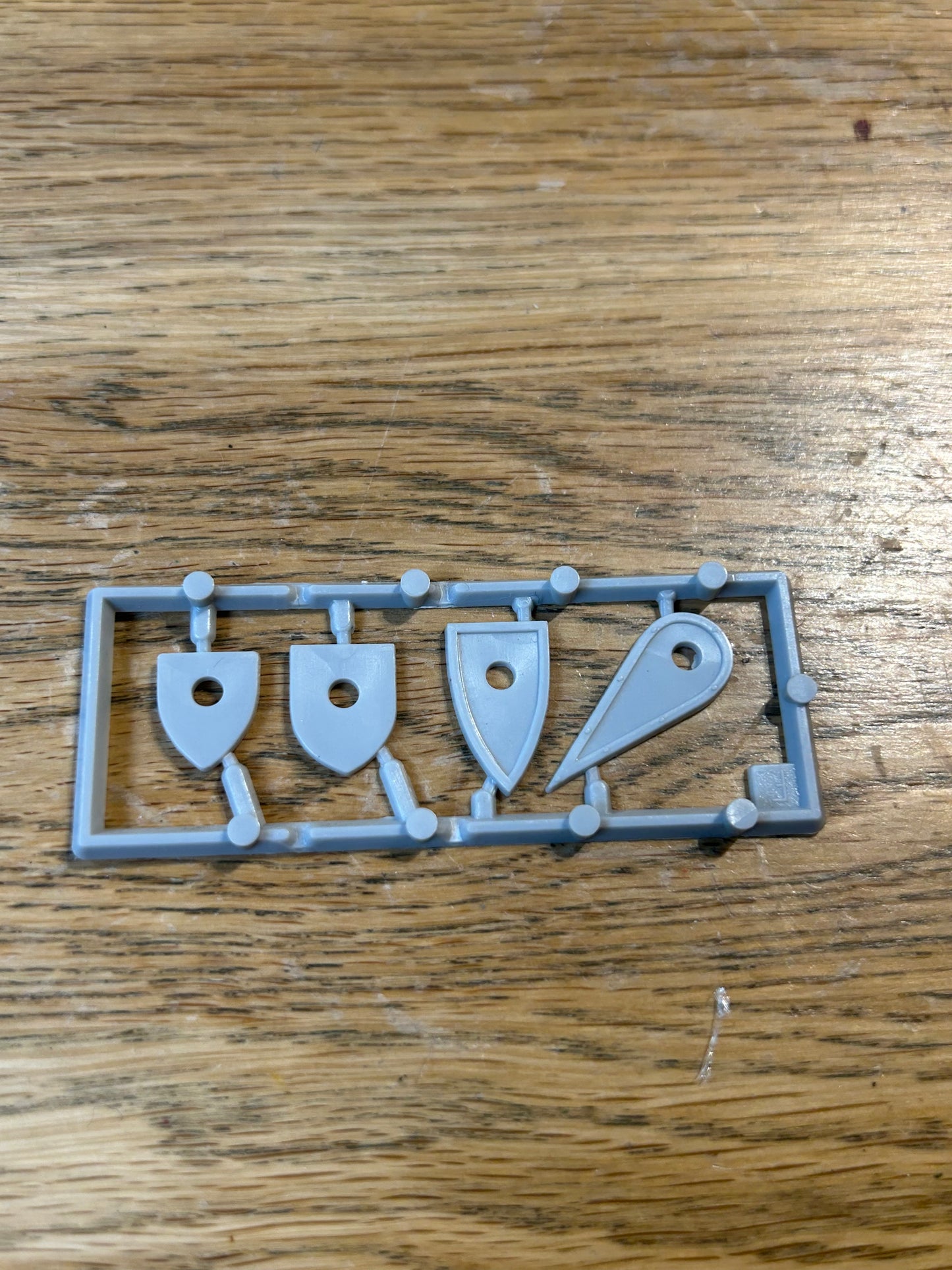 Warhammer - Classic Shield Sprue - F (4 available)