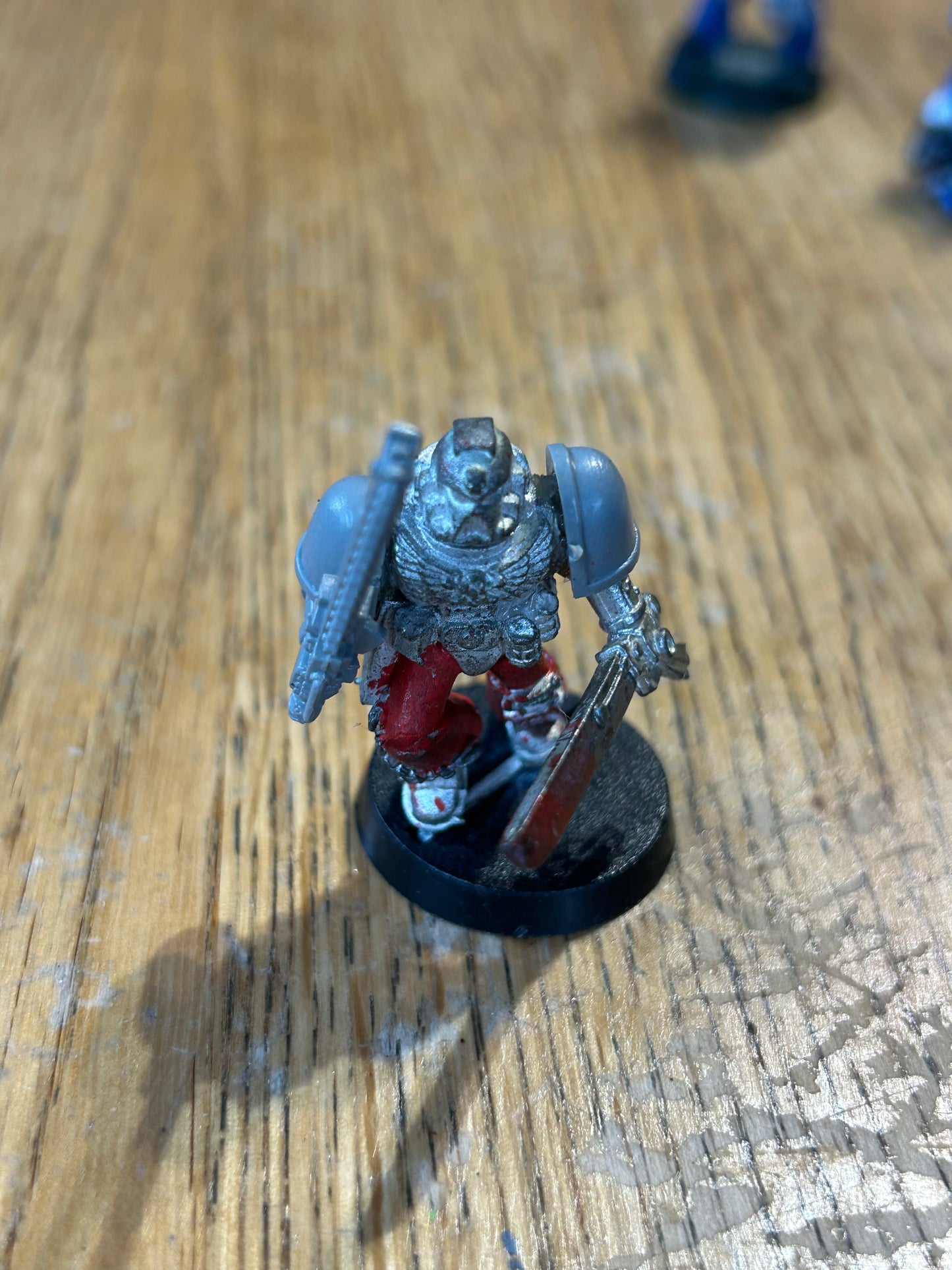 Warhammer 40k space marines x8 (missing some of the plastic parts)