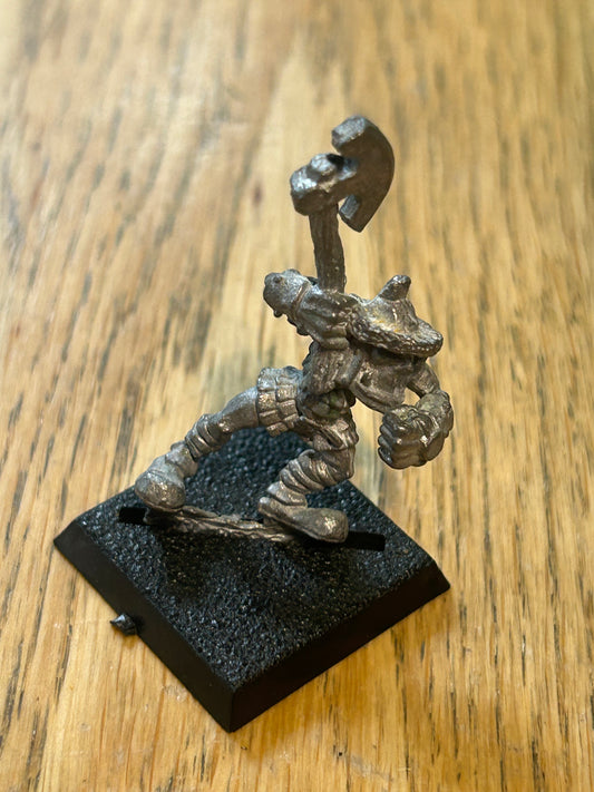 Warhammer fantasy marauder miniatures orc warrior with hand axe x1