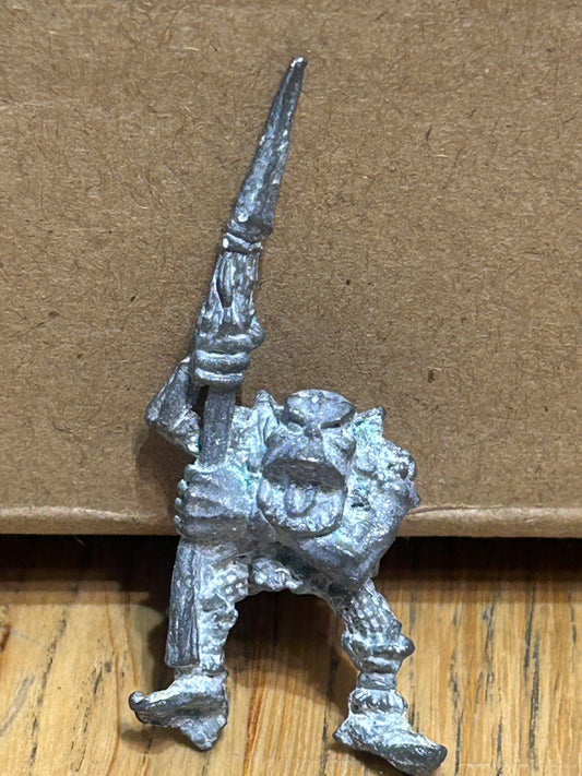 Warhammer Fantasy Old World orc with spearman polearm 0503 Boldog yellow tongue