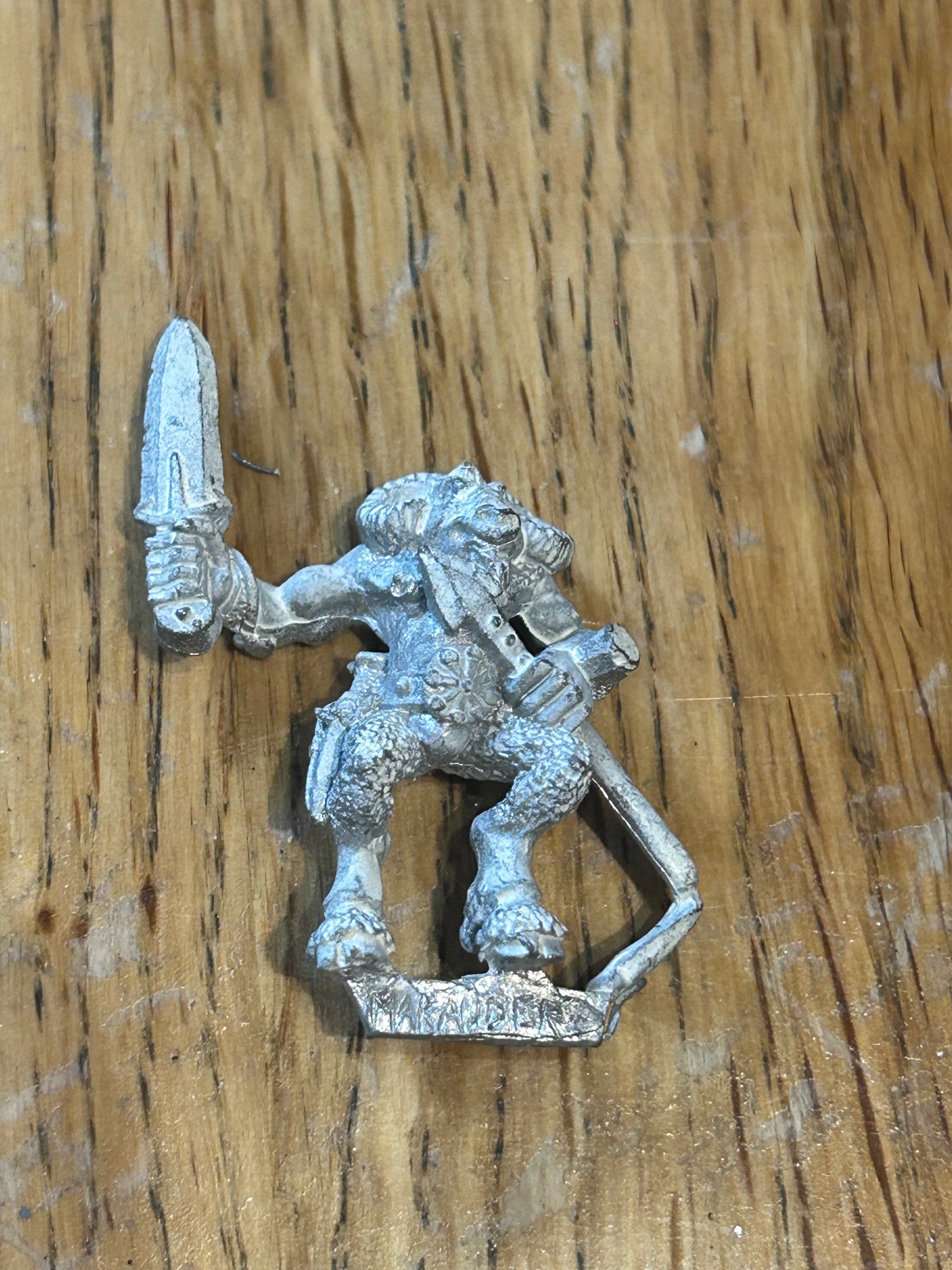 Warhammer Fantasy - Beasts of Chaos - MB9 Beastman Trooper B [Metal] Marauder