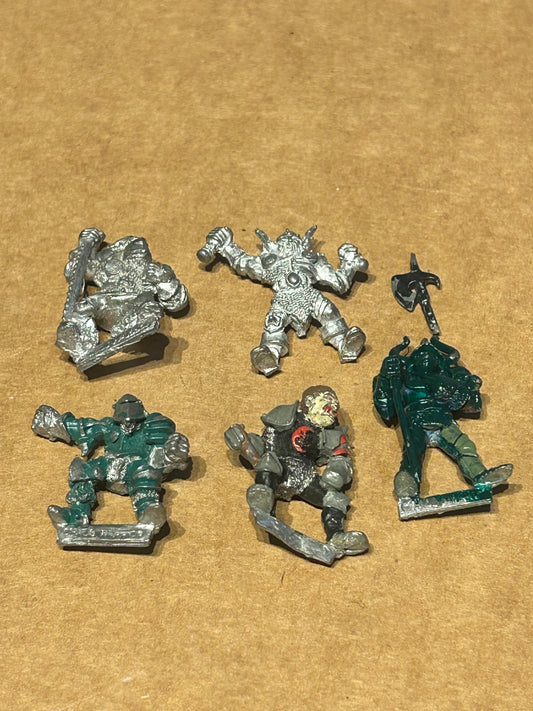 Warhammer fantasy broken chaos warriors/thugs job lot (5 models, all with broken weapons)