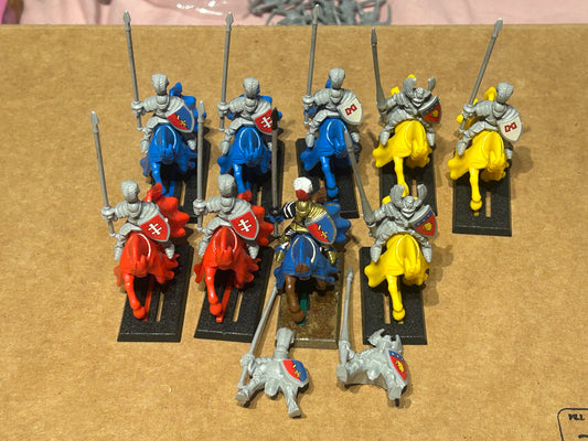 Warhammer fantasy MB Battle masters empire knights x 10 (found an extra grey horse that’s not in the photo).