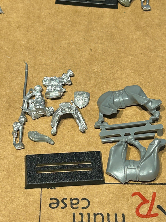 Warhammer fantasy bretonnian grail knight 5th edition