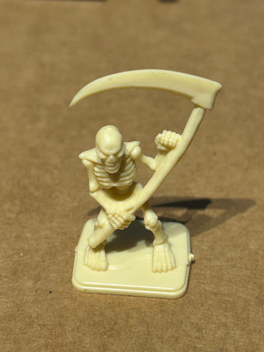 Heroquest undead skeleton (19 available)