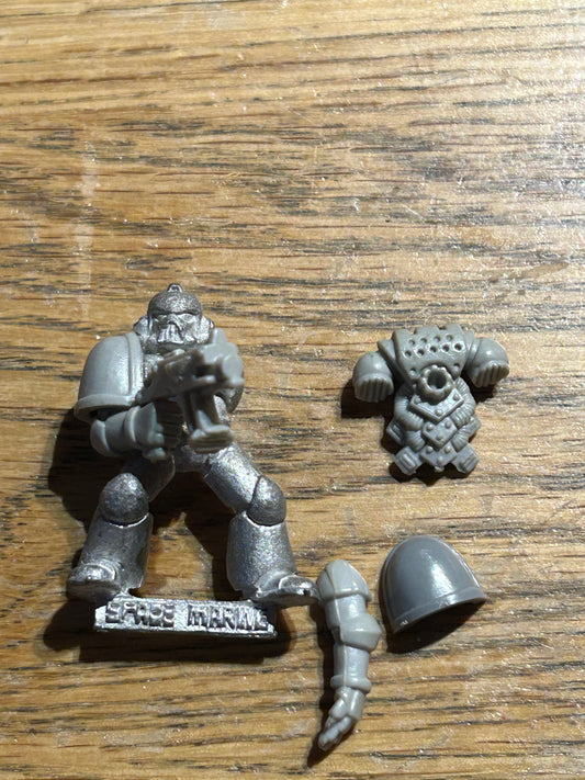 Classic Space Marine  - tactical marine Warhammer 40K Metal