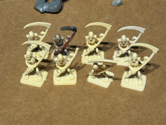 Heroquest skeletons x8 warhammer fantasy undead (two are missing part of weapon, and the rest have bending to feet)