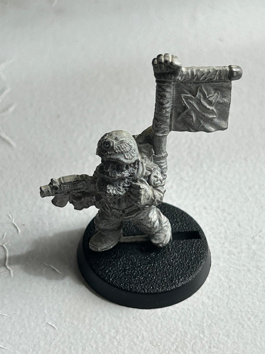 Iron Claw Squat (A) Standard Bearer Rogue Trader Space Dwarfs Metal 40k LT Yavin