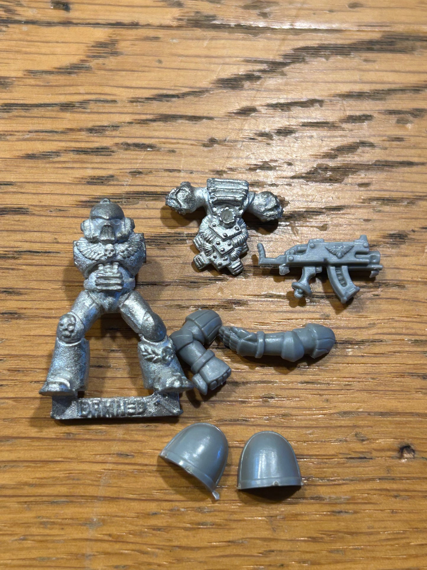Warhammer 40k space marine legion of the damned body with back pack (no metal shoulder pads or gun)
