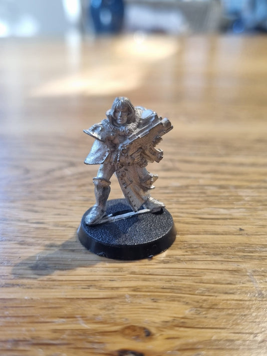 Warhammer 40k sisters of battle sister with bolt gun (no backpack)