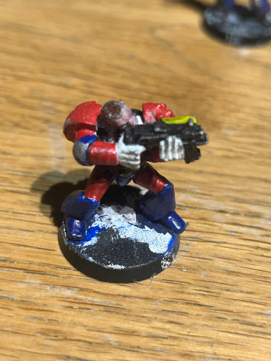Rogue Trader er Warhammer 40k Metal Space Marine (not sure who it is)