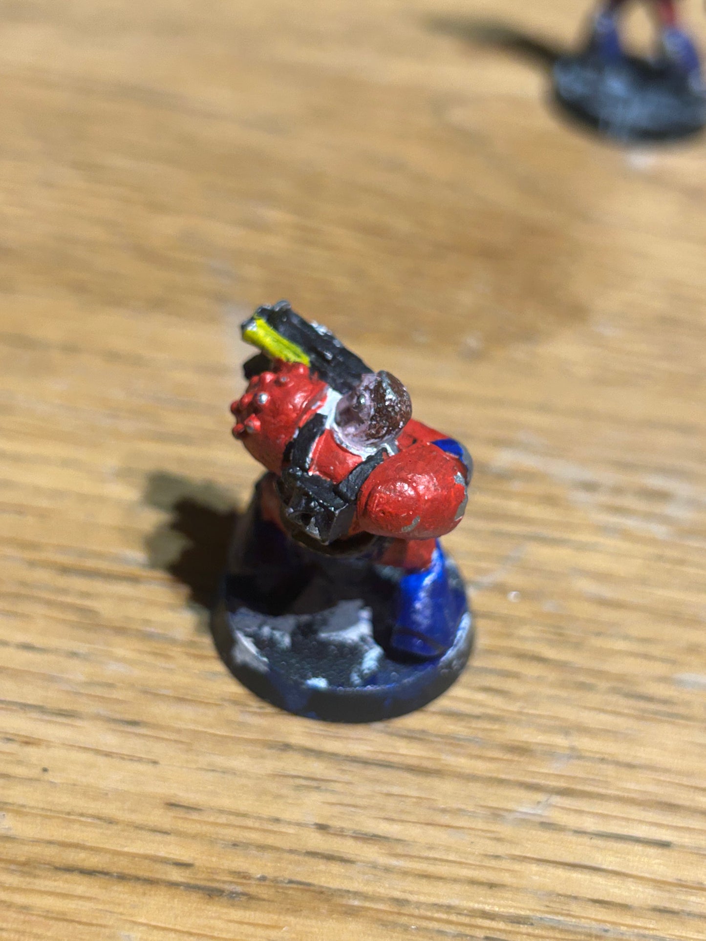 Rogue Trader er Warhammer 40k Metal Space Marine (not sure who it is)