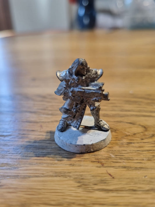 Warhammer 40k sisters of battle sister with bolt gun (no backpack )