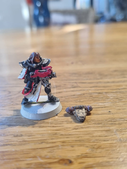 Warhammer 40k sisters of battle sister with bolt gun