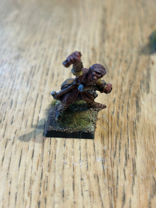 Warhammer fantasy C27 half orc slave master (broken weapon)