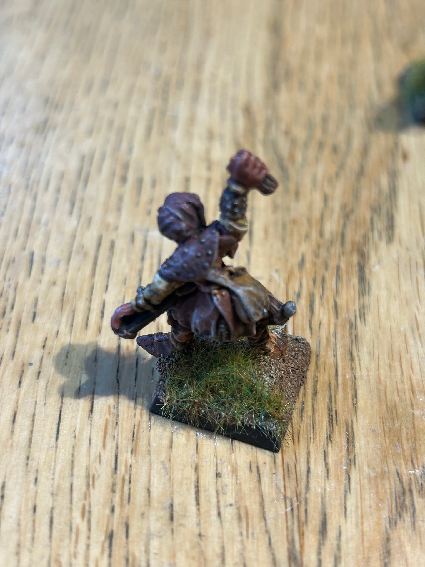 Warhammer fantasy C27 half orc slave master (broken weapon)