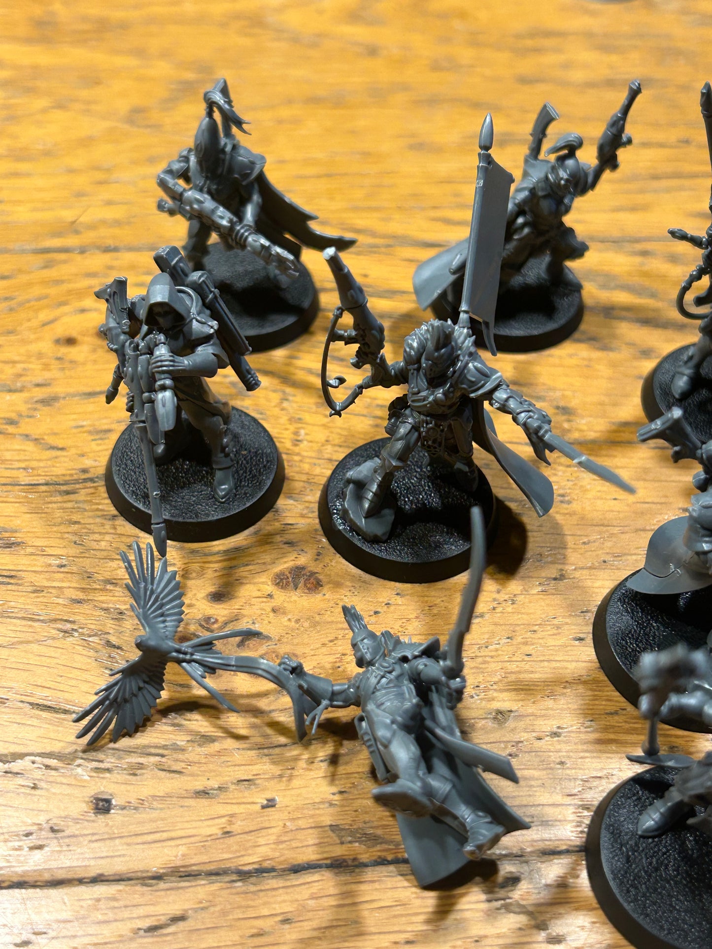 Warhammer 40k eldar job lot (I think it’s mostly the kill team models) 14 models, one rifle is damaged