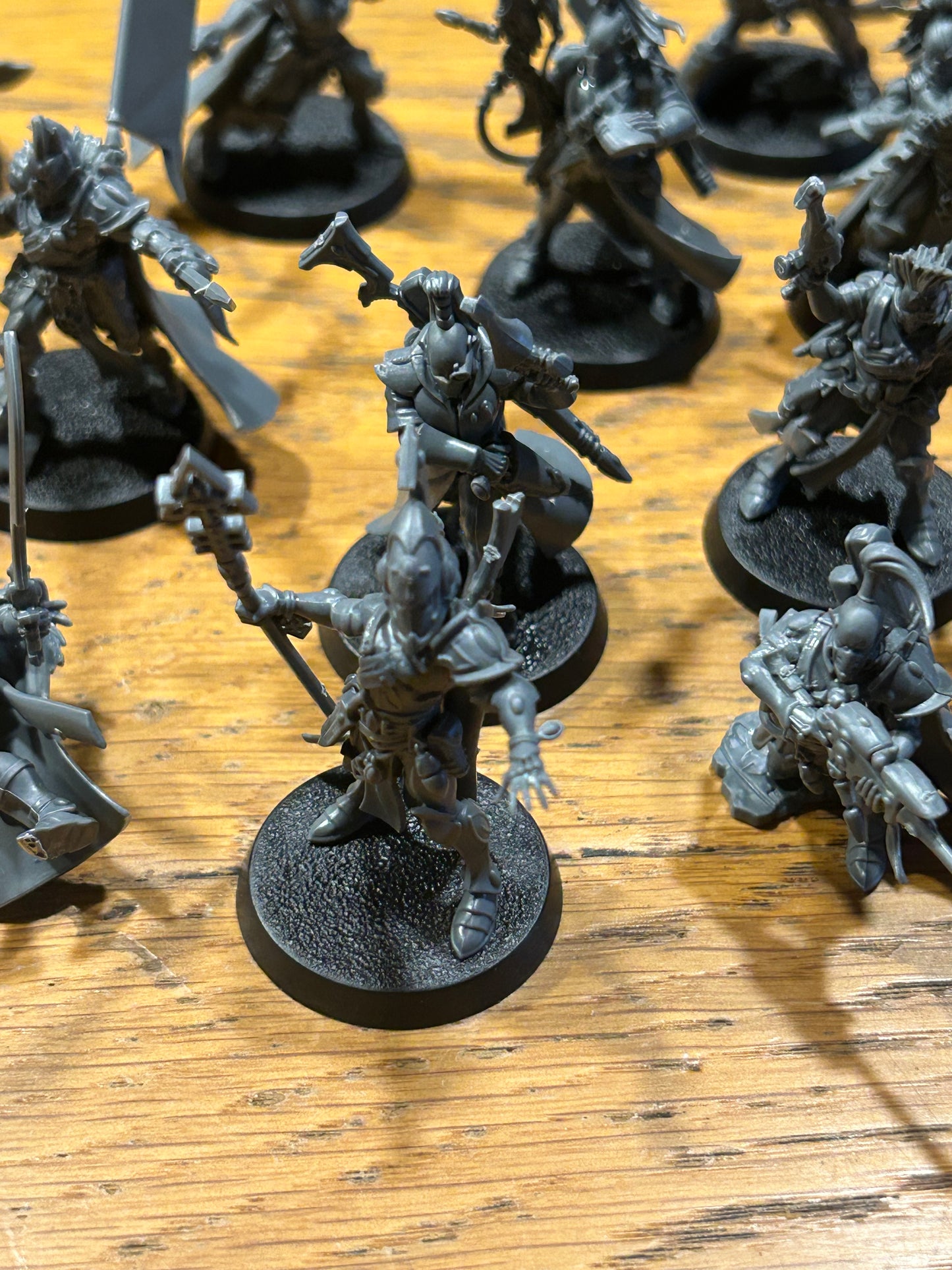 Warhammer 40k eldar job lot (I think it’s mostly the kill team models) 14 models, one rifle is damaged