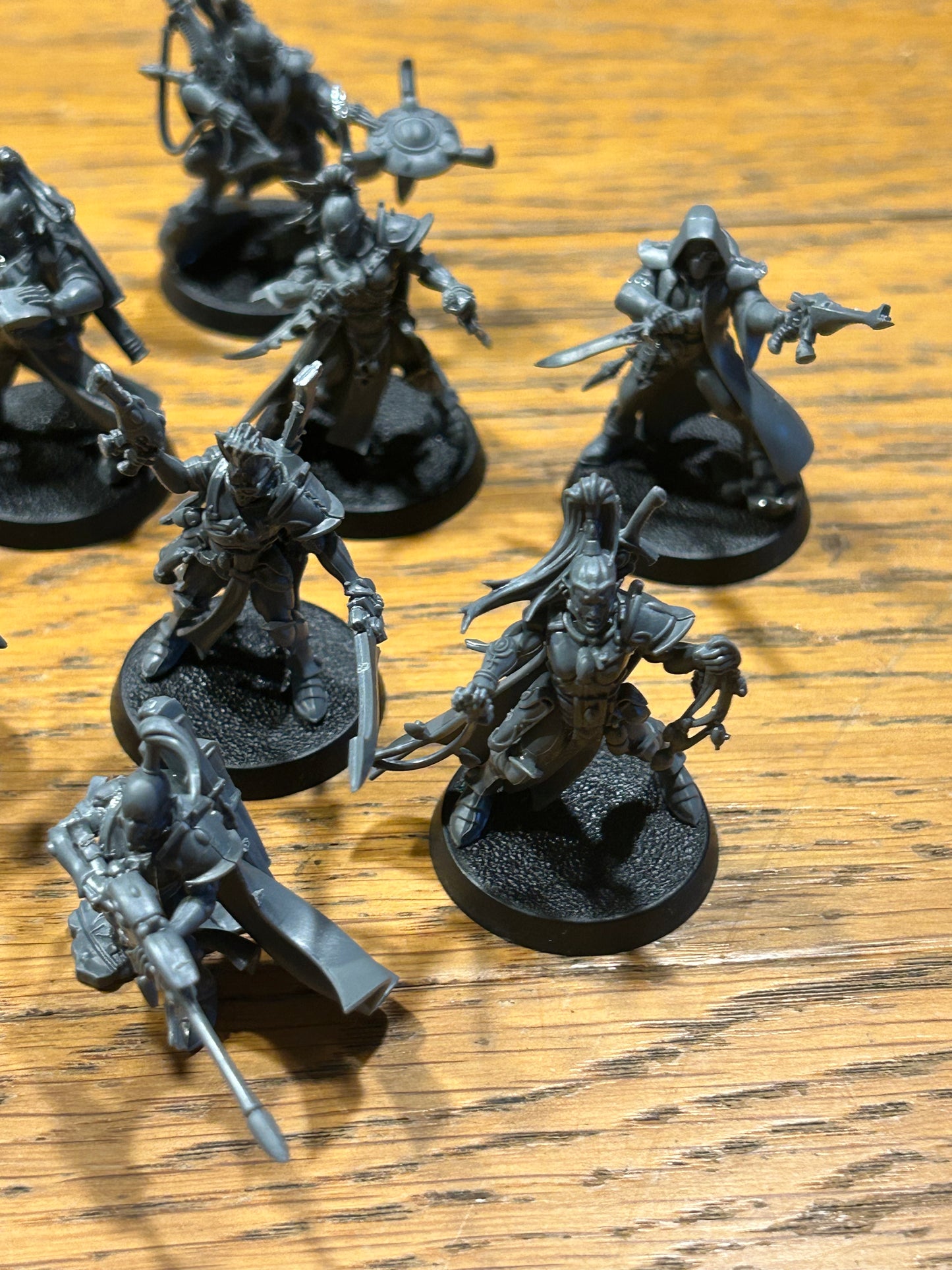 Warhammer 40k eldar job lot (I think it’s mostly the kill team models) 14 models, one rifle is damaged