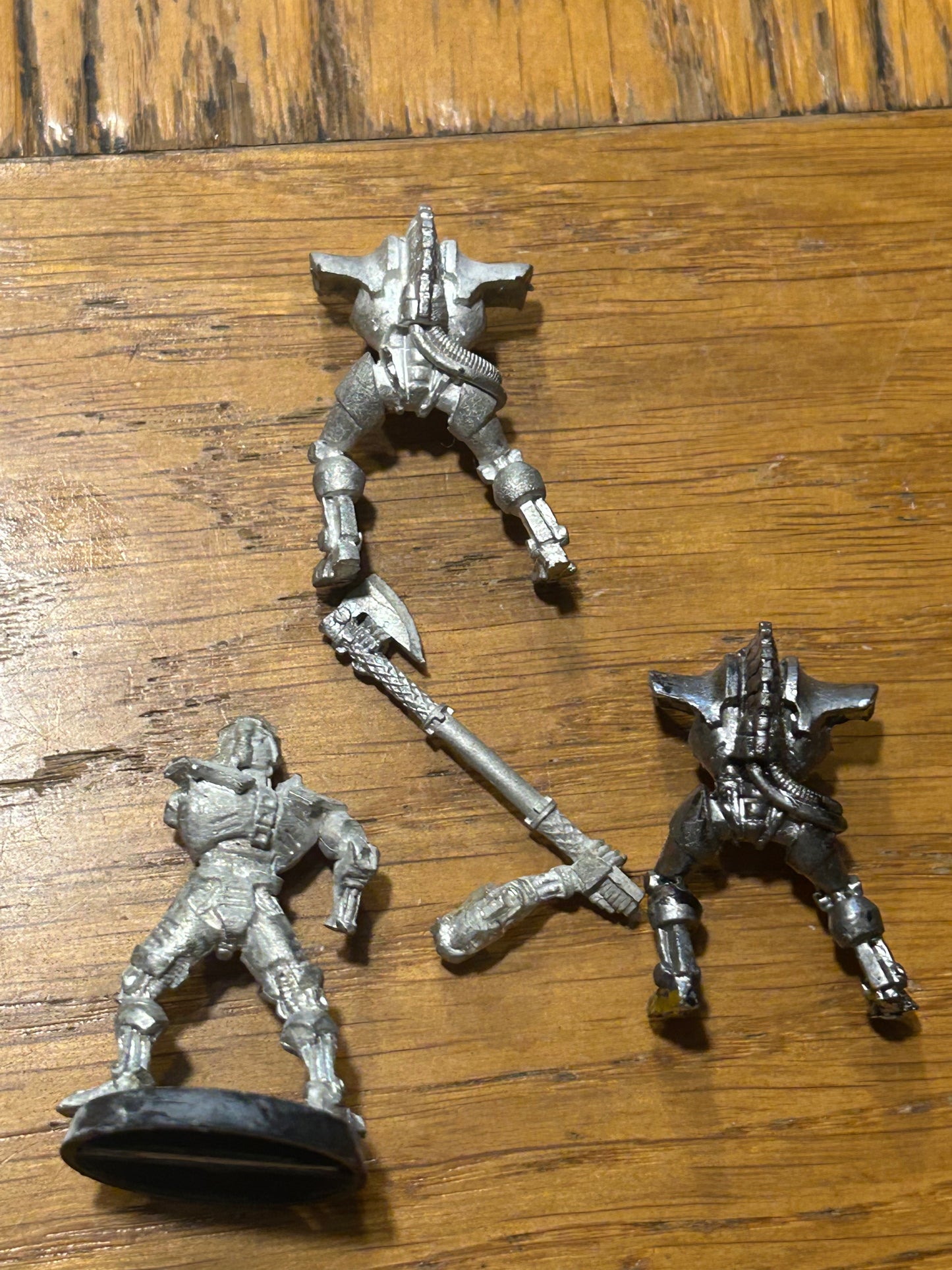 Warhammer 40k Necro spare parts (the pariah has glue on his face)