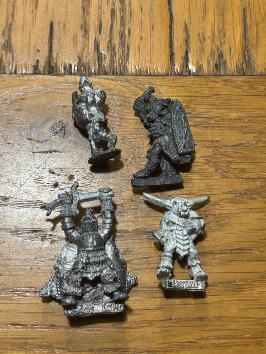 Warhammer fantasy broken/damaged chaos