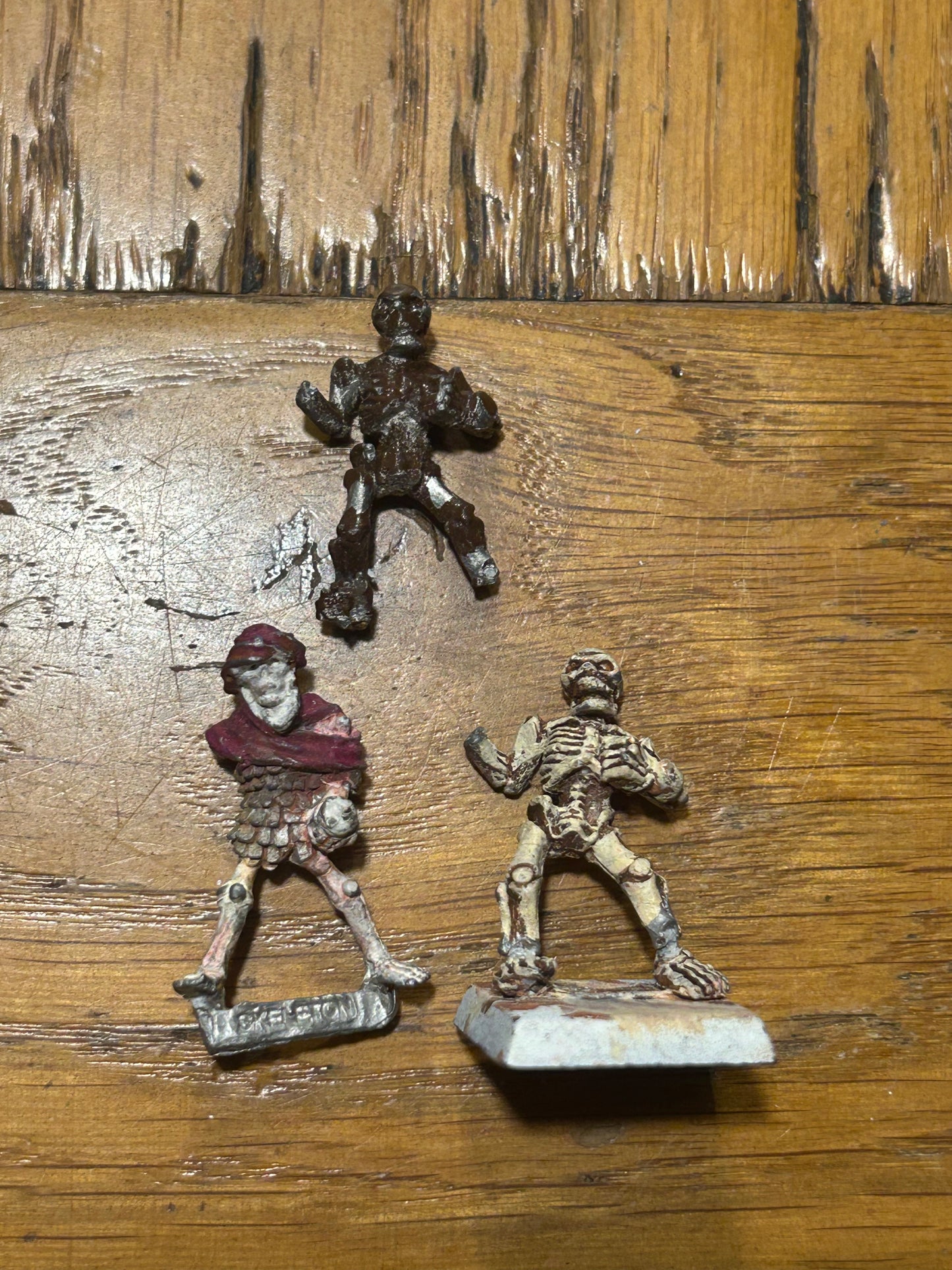 Warhammer fantasy broken/damaged skeletons